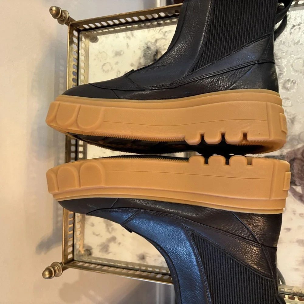 Sorel Chelsea‎ Boots Womens Size 11 Black Waterproof Leather Lug Sole Platform